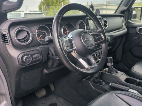 Certified 2019 Jeep Wrangler Unlimited Sahara image 10