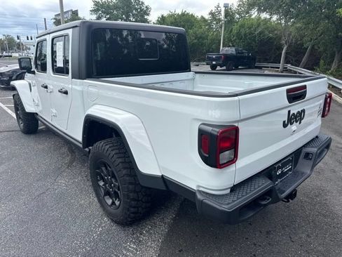 Used 2023 Jeep Gladiator Sport AWD/4WD image 6