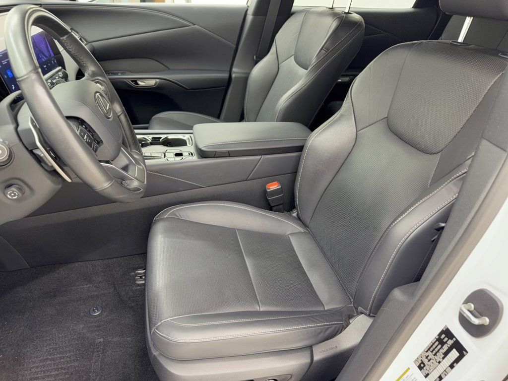 Used 2023 Lexus RX 350 w/ Accessory Package (Z1) AWD/4WD image 5