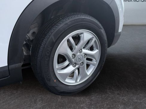 Used 2020 Hyundai Venue SEL image 15