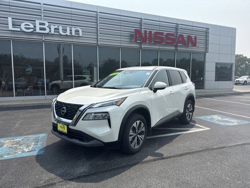 Used 2023 Nissan Rogue SV image 1