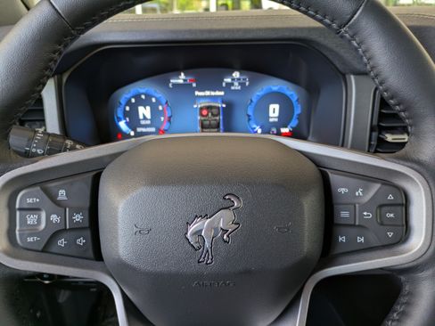 Certified 2025 Ford Bronco Badlands w/ Sasquatch Package AWD/4WD image 28