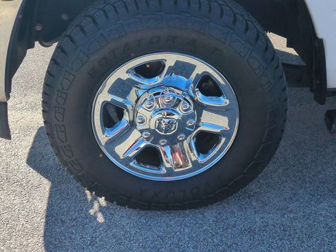 Used 2022 RAM 2500 Tradesman w/ Chrome Appearance Group AWD/4WD image 11