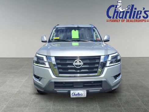 Used 2022 Nissan Armada SL w/ Captain's Chairs Package AWD/4WD image 2