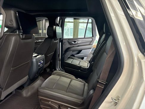 Used 2022 GMC Yukon Denali w/ Denali Ultimate Package AWD/4WD image 4