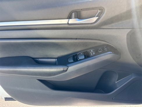 Used 2023 Nissan Altima 2.5 SV image 24