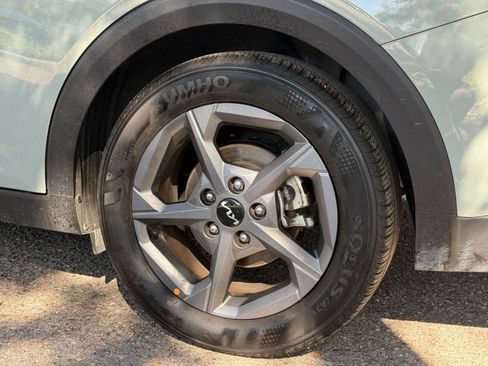 Used 2025 Kia K4 LXS image 23