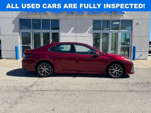 Used 2022 Toyota Camry XLE FWD image 4