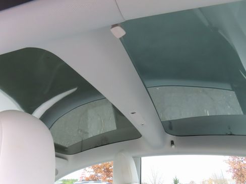 Used 2022 Tesla Model 3 Long Range image 27