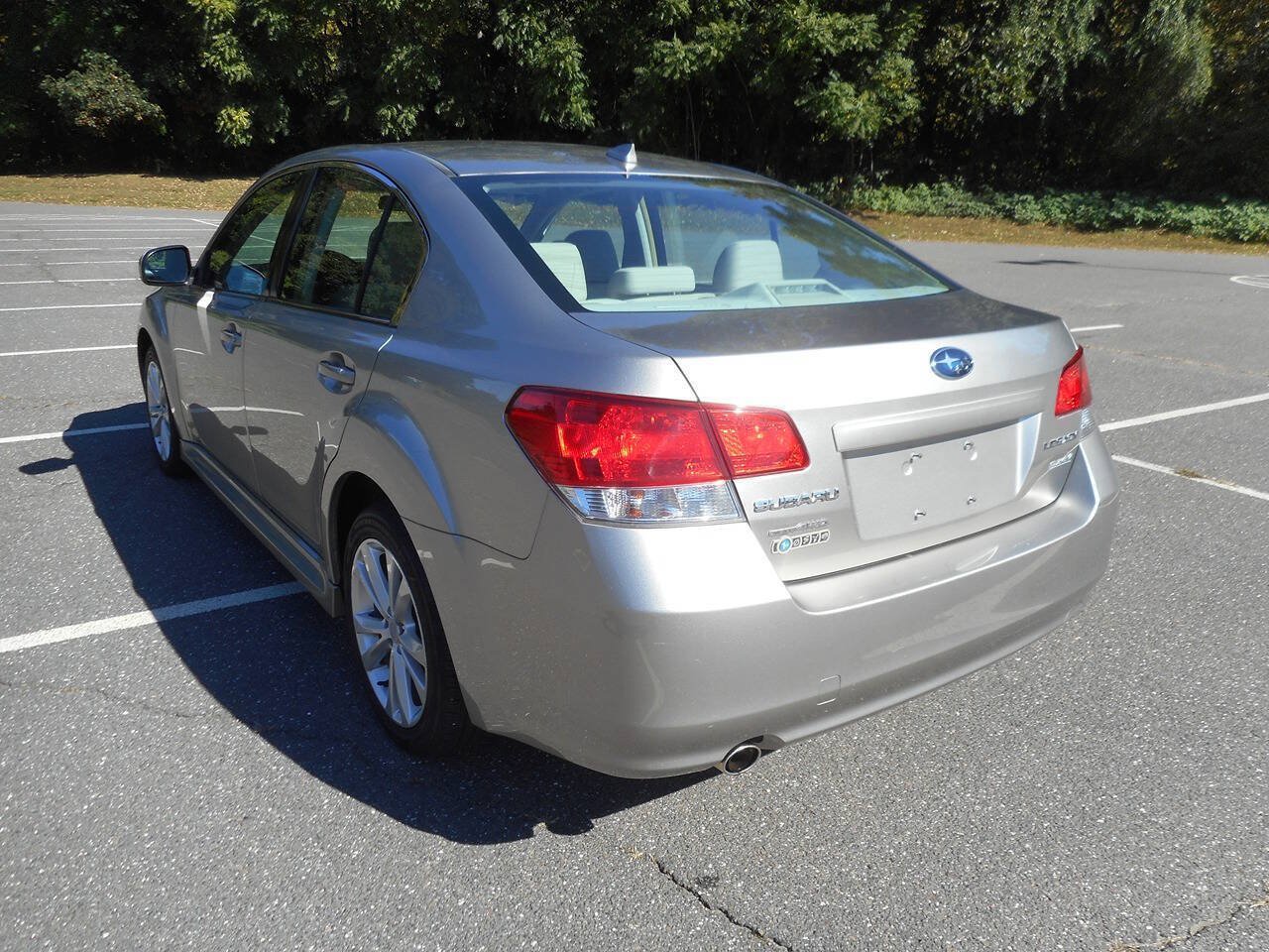 Used 2014 Subaru Legacy 2.5i Premium AWD/4WD image 6