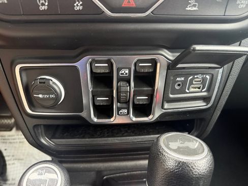 Used 2022 Jeep Wrangler Unlimited Sport AWD/4WD image 26