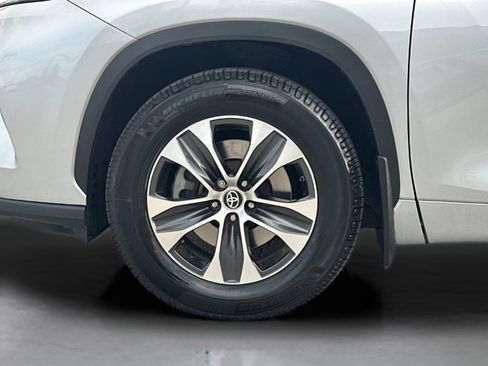 Used 2021 Toyota Highlander XLE image 33