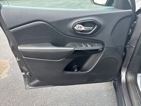 Used 2023 Jeep Cherokee Altitude Lux image 10