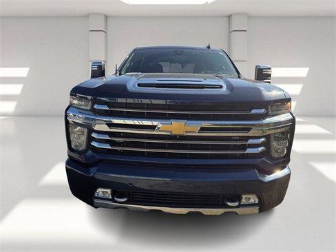 Certified 2022 Chevrolet Silverado 3500 High Country w/ Z71 Off-Road Package image 2