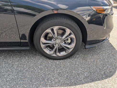 Used 2023 Honda Accord EX-L image 9