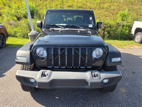 Used 2020 Jeep Gladiator Sport w/ Quick Order Package 24S AWD/4WD image 2