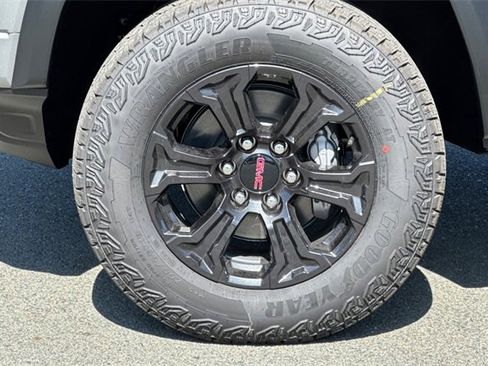 New 2025 GMC Canyon Elevation w/ Convenience Package image 25