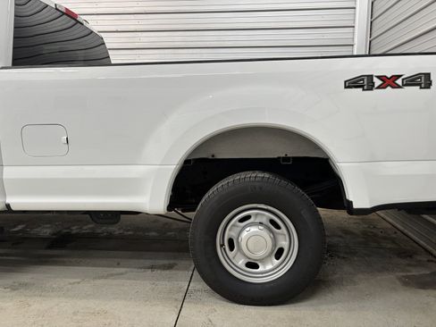 Used 2022 Ford F250 XL w/ Power Equipment Group image 6