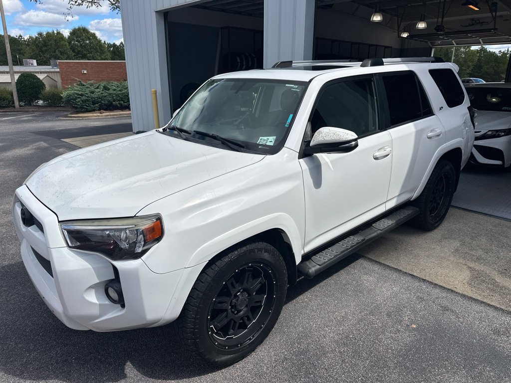 Used 2019 Toyota 4Runner SR5 Premium RWD image 2
