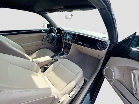 Used 2014 Volkswagen Beetle 1.8T image 25