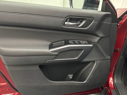 New 2026 Nissan Pathfinder SL AWD/4WD image 15