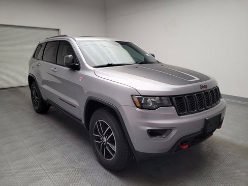 Used 2018 Jeep Grand Cherokee Trailhawk AWD/4WD image 13