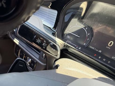 Used 2022 Lincoln Corsair AWD w/ Premium Package image 26