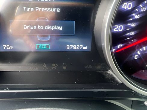 Certified 2022 Kia Carnival LX FWD image 54