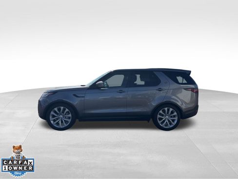 Used 2023 Land Rover Discovery S image 2