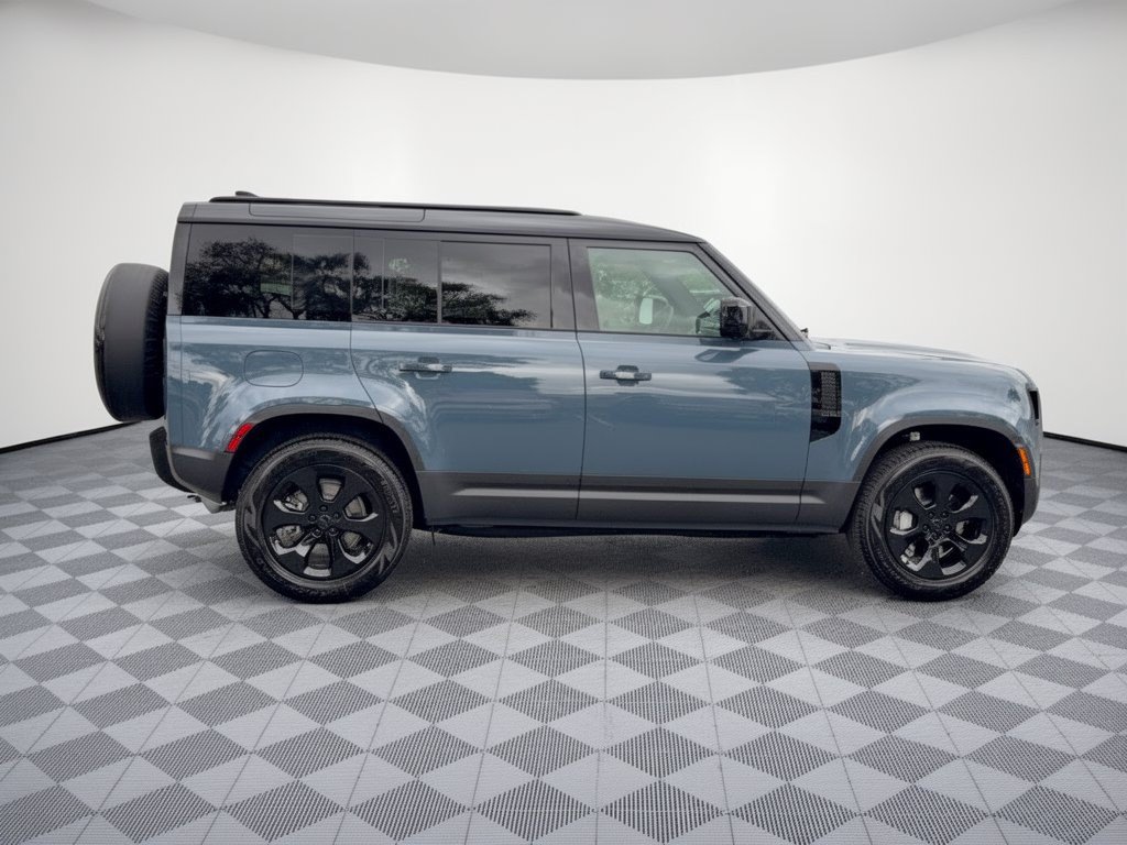 New 2026 Land Rover Defender 110 S AWD/4WD image 8