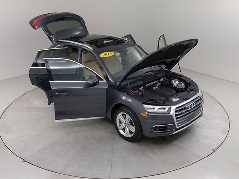 Used 2019 Audi Q5 Prestige w/ Prestige Package image 45
