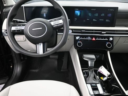 New 2025 Hyundai Tucson SEL image 11