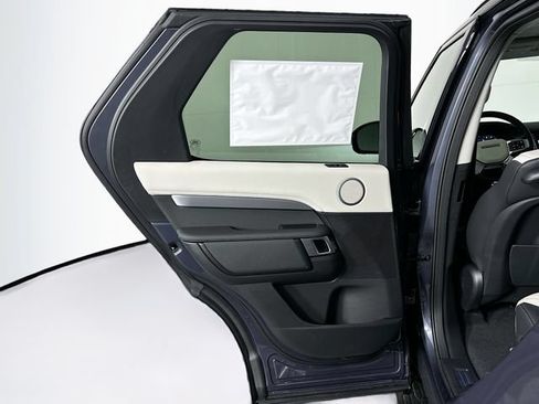 New 2026 Land Rover Discovery Limited Edition AWD/4WD image 21
