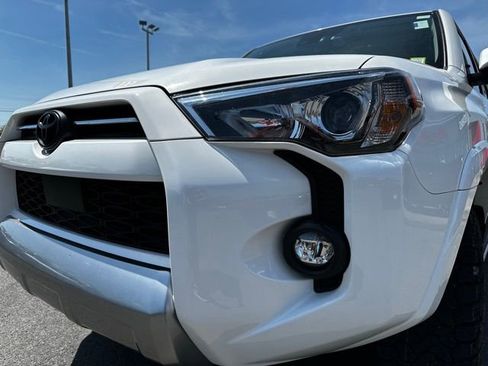 Used 2022 Toyota 4Runner TRD Off-Road AWD/4WD image 3