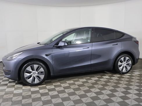 Used 2023 Tesla Model Y Long Range image 18