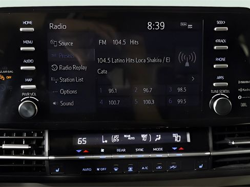 Used 2022 Toyota Sienna XLE image 36