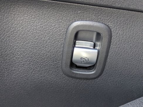Used 2023 Mercedes-Benz C 300 Sedan image 20
