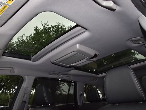 Used 2022 Honda Pilot Elite image 35