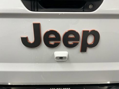 Used 2022 Jeep Gladiator Mojave w/ Cold Weather Group AWD/4WD image 32
