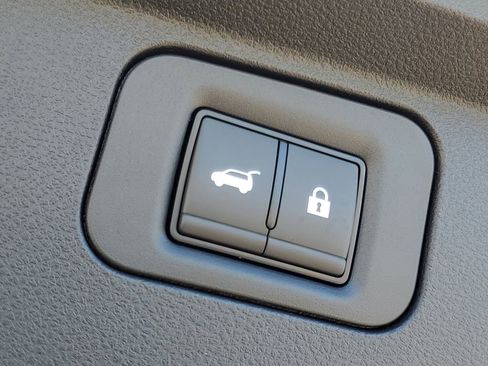 New 2026 Nissan Armada SL w/ Captain's Chari Seat Package image 8