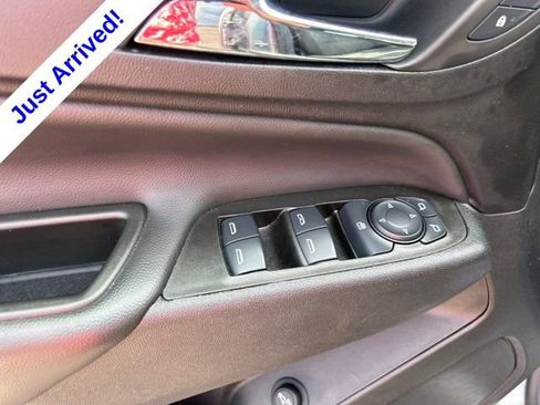 Used 2024 Chevrolet Equinox LT FWD image 13