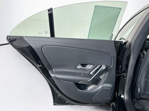 Used 2025 Mercedes-Benz CLA 250 image 27