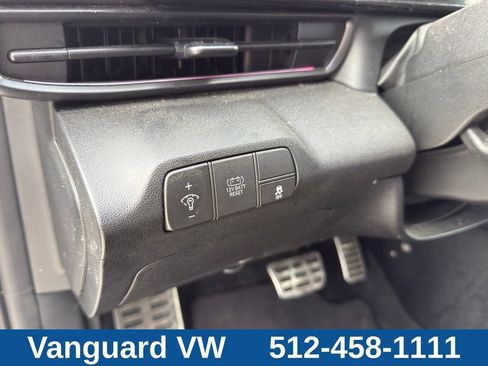 Used 2025 Hyundai Elantra SEL FWD image 14