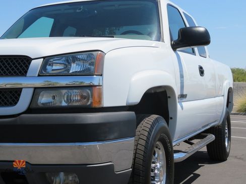 Used 2004 Chevrolet Silverado 2500 LT w/ Skid Plate Package AWD/4WD image 25