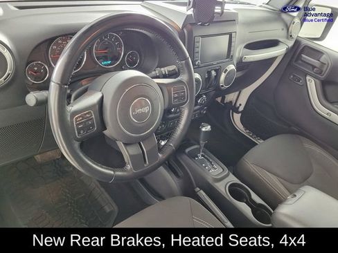 Used 2017 Jeep Wrangler Sahara w/ Connectivity Group AWD/4WD image 12