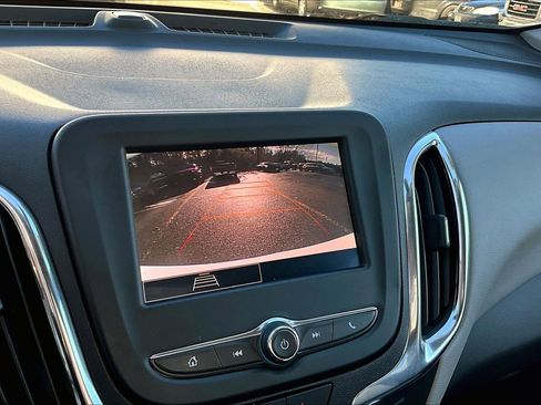 Used 2023 Chevrolet Equinox LS w/ LS Convenience Package image 9