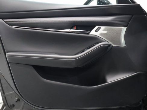 New 2025 MAZDA MAZDA3 Hatchback w/Premium Plus Pkg image 12