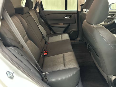 Certified 2024 Nissan Rogue SV image 19