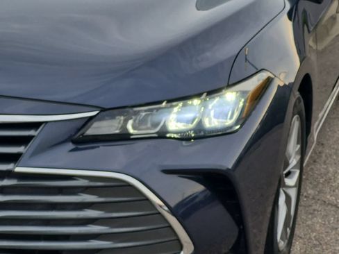 Used 2019 Toyota Avalon XLE w/ All Weather Liner Package FWD image 11