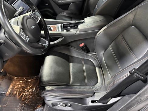 Used 2020 Jaguar F-PACE Prestige image 22